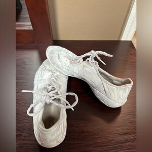 Nfinity® Vengeance Shoe size 8.5